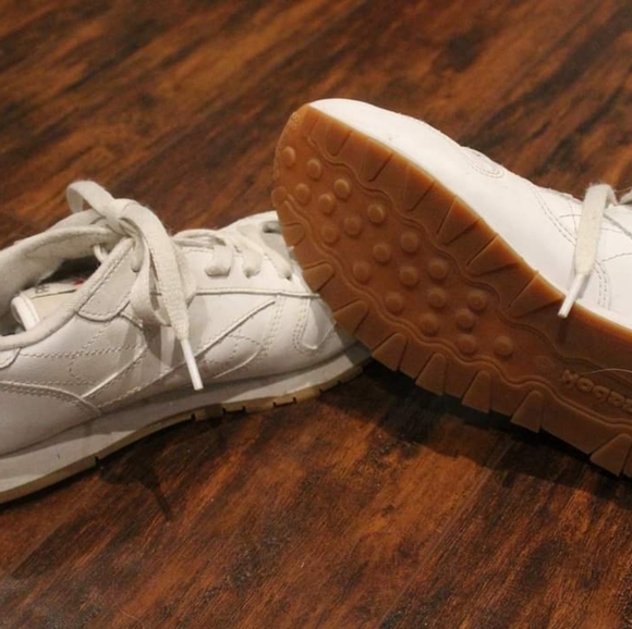 2/$50 🏷 Vintage Reebok Sneakers Youth - Picture 4 of 4